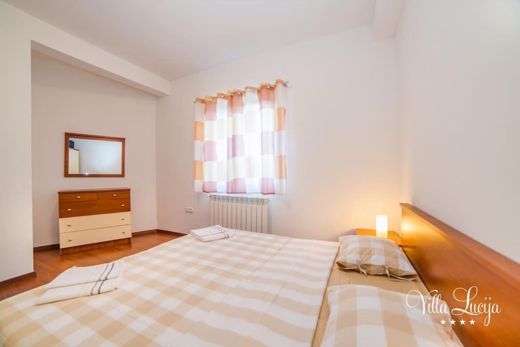 Villa Lucija Pula Extérieur photo