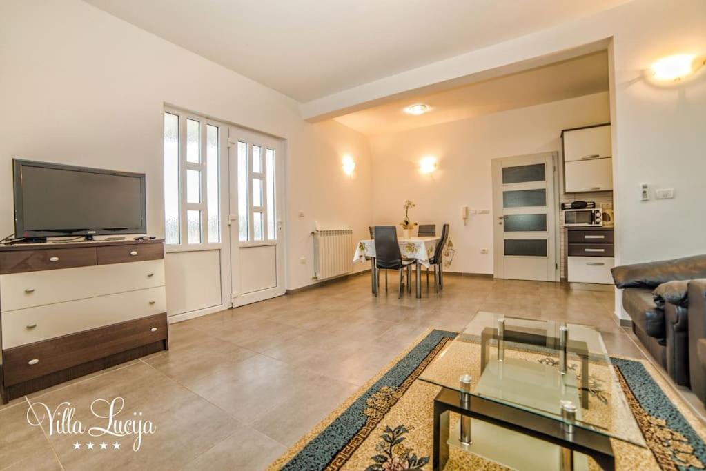 Villa Lucija Pula Extérieur photo