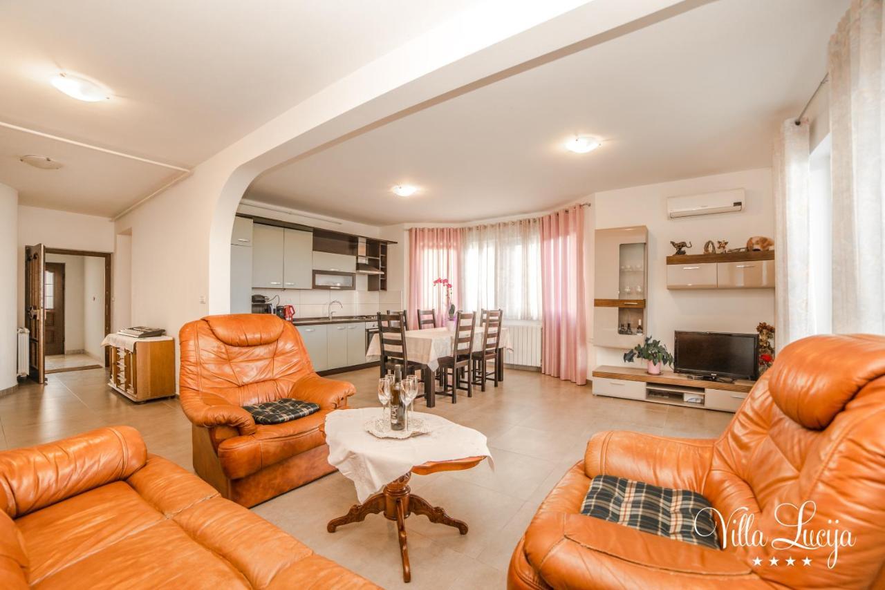 Villa Lucija Pula Extérieur photo